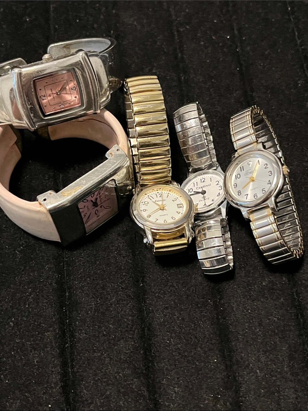 L👀K 5 Women’s Watches - need batteries